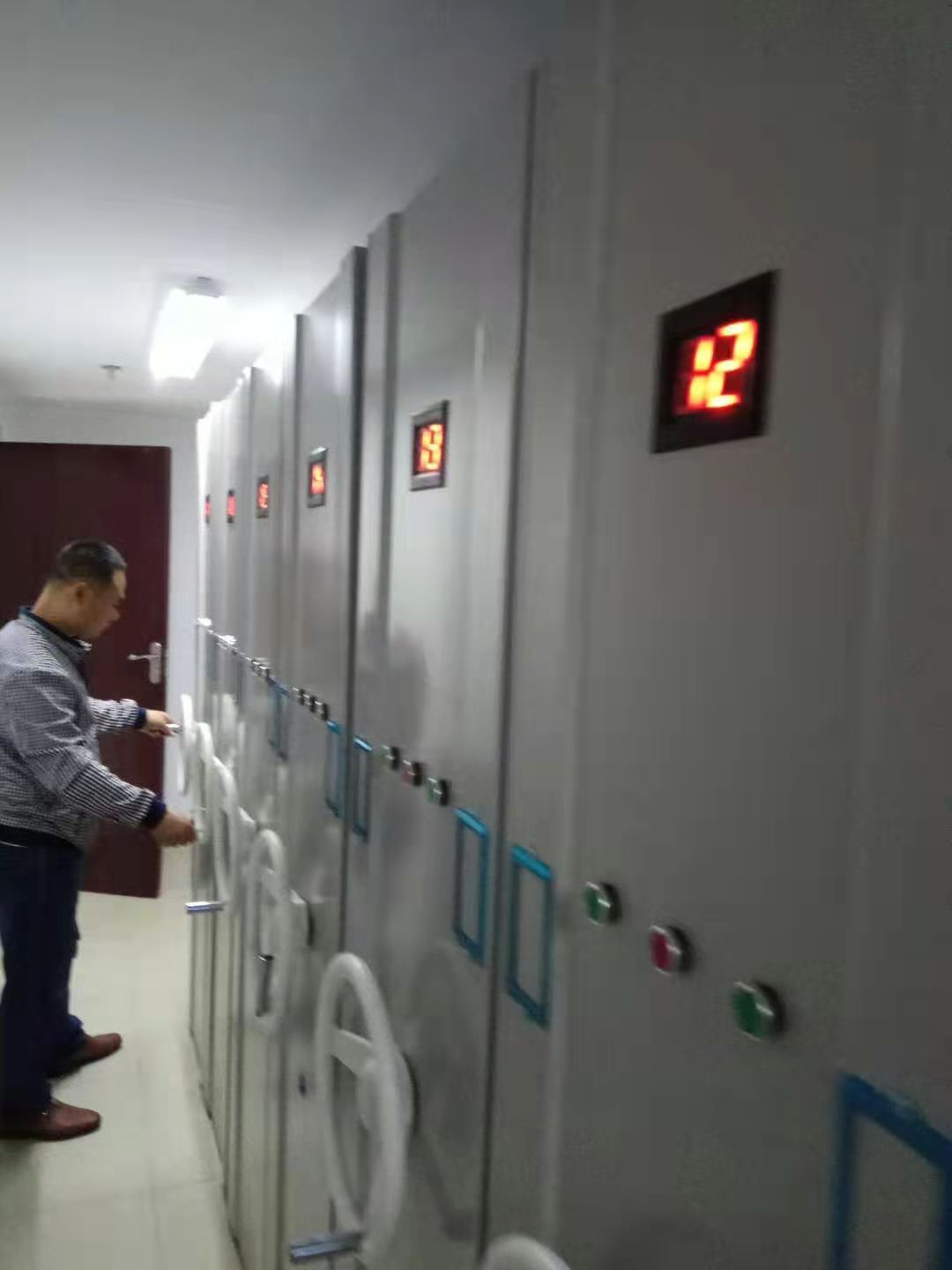 甘肅博倫礦業電動好色先生TV视频架項目
